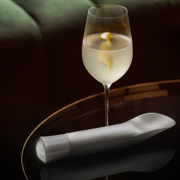 Oh My Gem Bold Pearl Warming Clitoral Vibrator